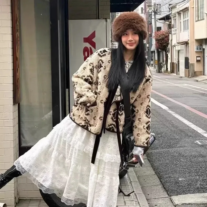 

Loose Lamb Fur Jaet Women's V-ne Tie-dye Casual Sle Warmth-Bearing Long Sve Coat with Stand Collar And Straight Hem