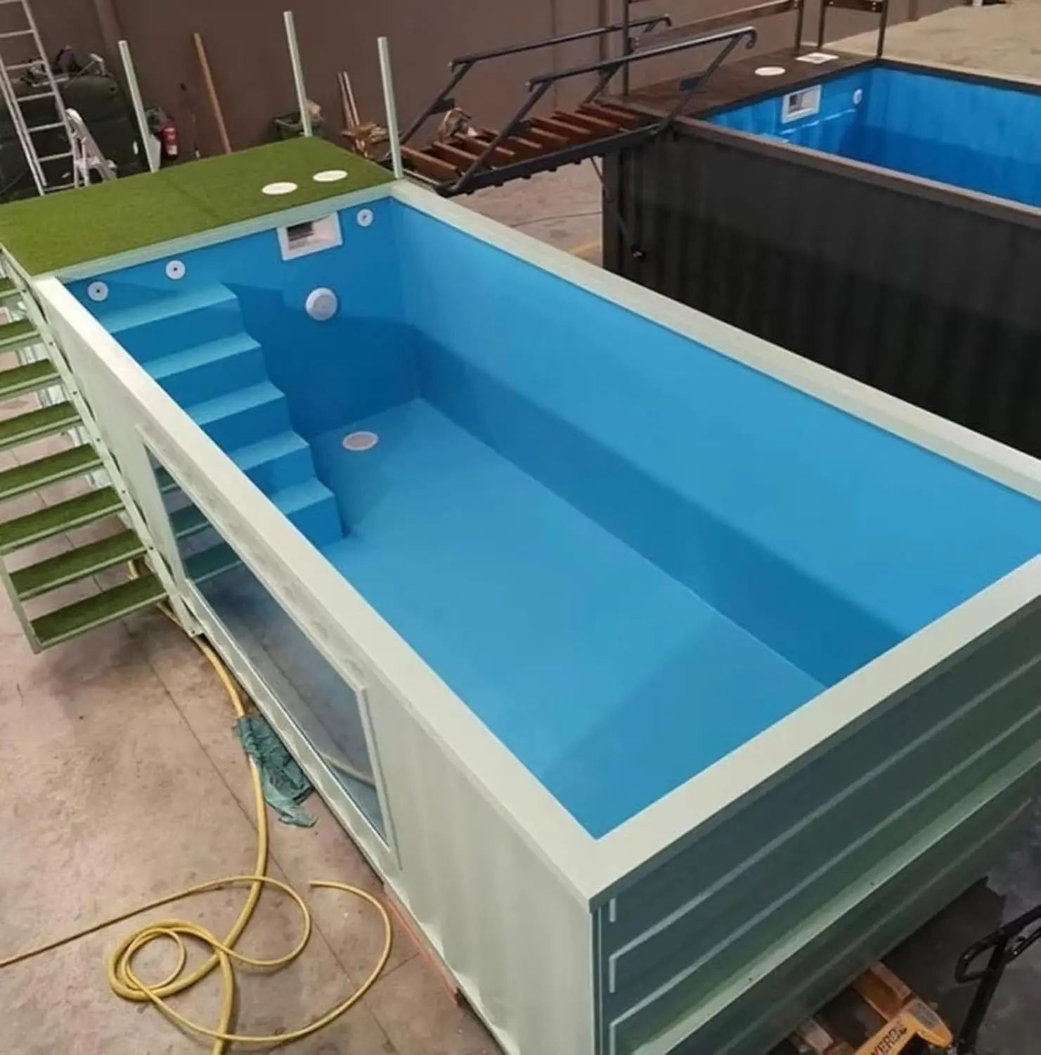 Luxury 10ft 20ft 40ft Container Pool Modular Above Ground Pool, Versatile, Easy DIY Installation, Suitable for Outdoor Space