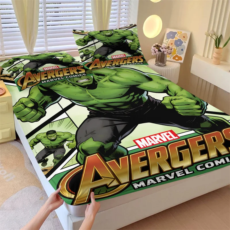 

Комплект из 3 предметов: Простыня на резинке с изображением супергероя Marvel Халка и 2 наволочки. Мягкий, дышащий комплект постельного белья с глубоким карманом для кровати. Декор для спальни мальчика.