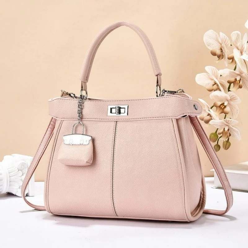 حقيبة كروس للسيدات متفوقة مصنوعة من جلد الماعز الراقية في باريس بتصميم يومي أنيق وواسع ​