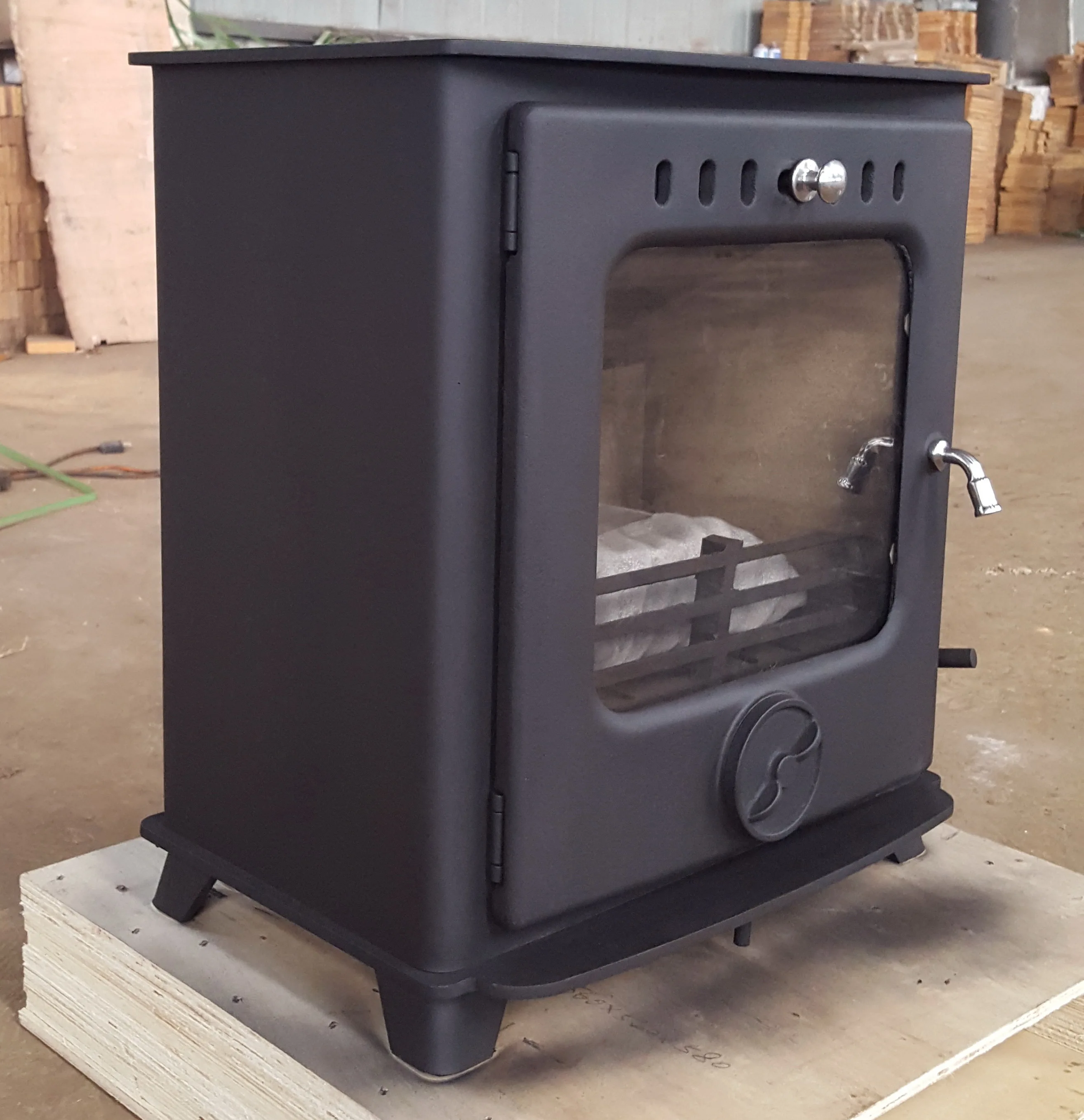 Рисунок 5 - Чугунная печь Дровяная печь Бездымная