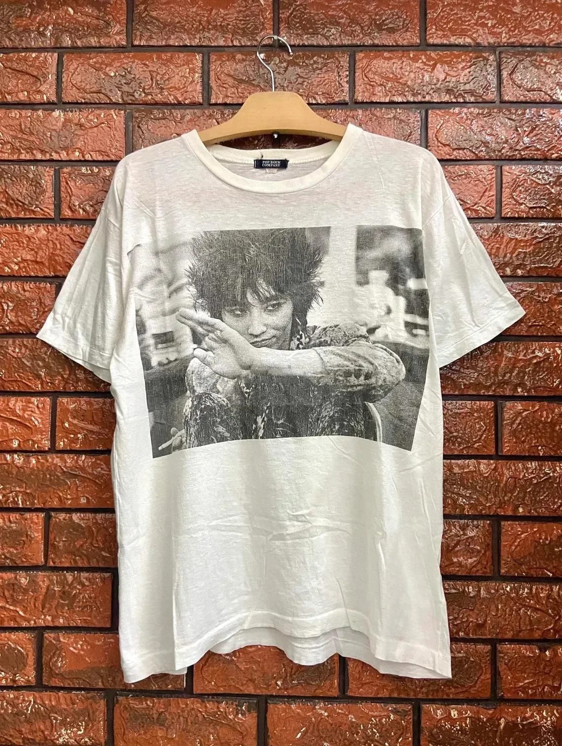 

Vintage 90S Hide Matsumoto X Japan Band Japanese Heavy Metal Music Photo T Shirt Zilch Alternative Rock Music T Shirt Size M