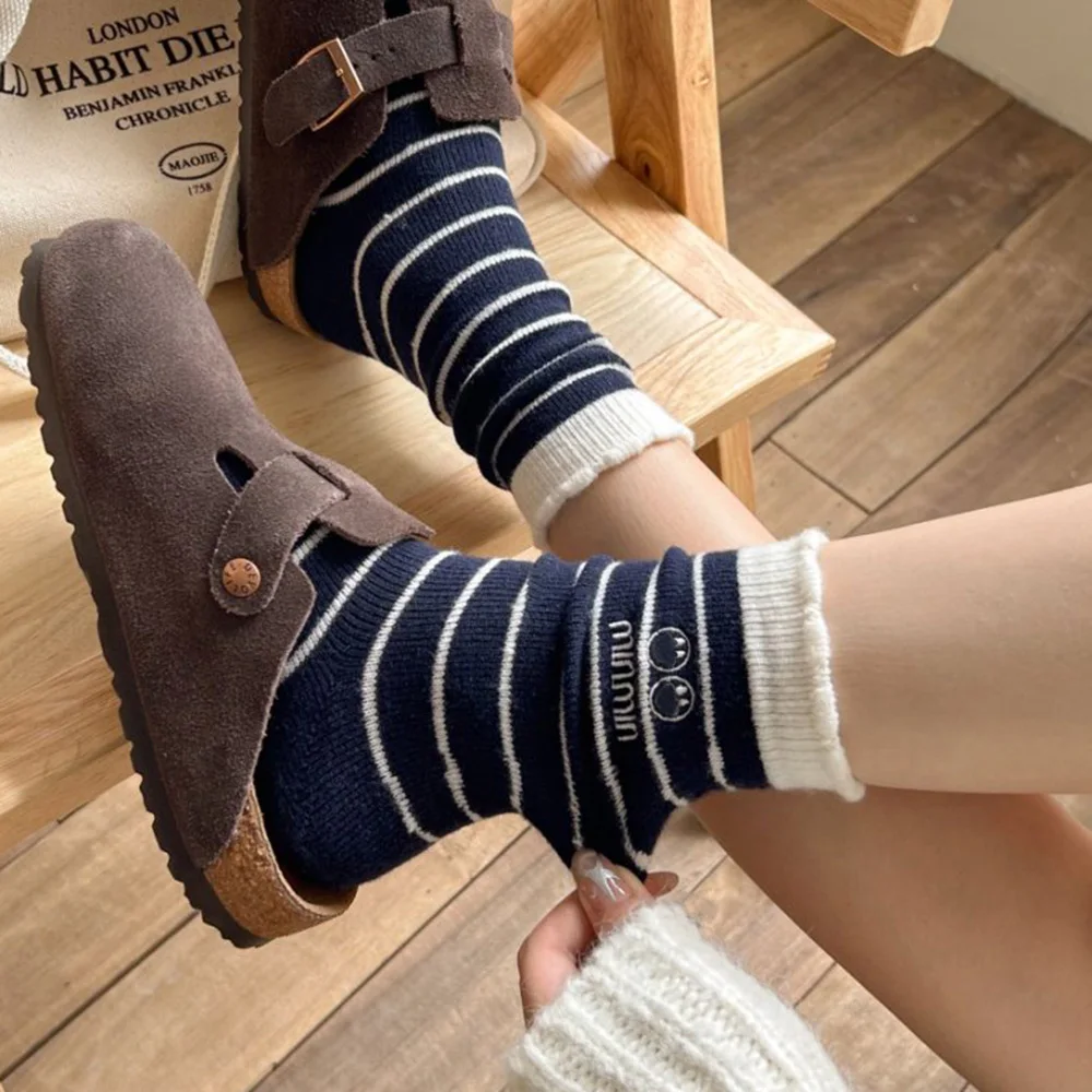 2 pares manter quente meias de lã feminina listrado moda lolita borda de madeira diariamente estilo rua meias de chão para uso confortável