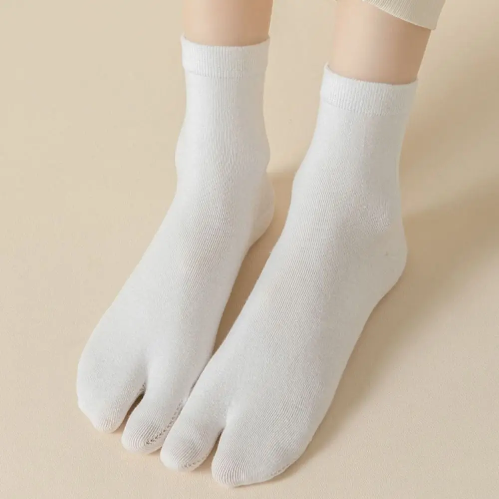 

3Pairs Simple Mid-calf Flip Flops Socks Thin Ankle Hosiery Two Toes Socks Solid Color Hosiery Tube Socks Women Summer