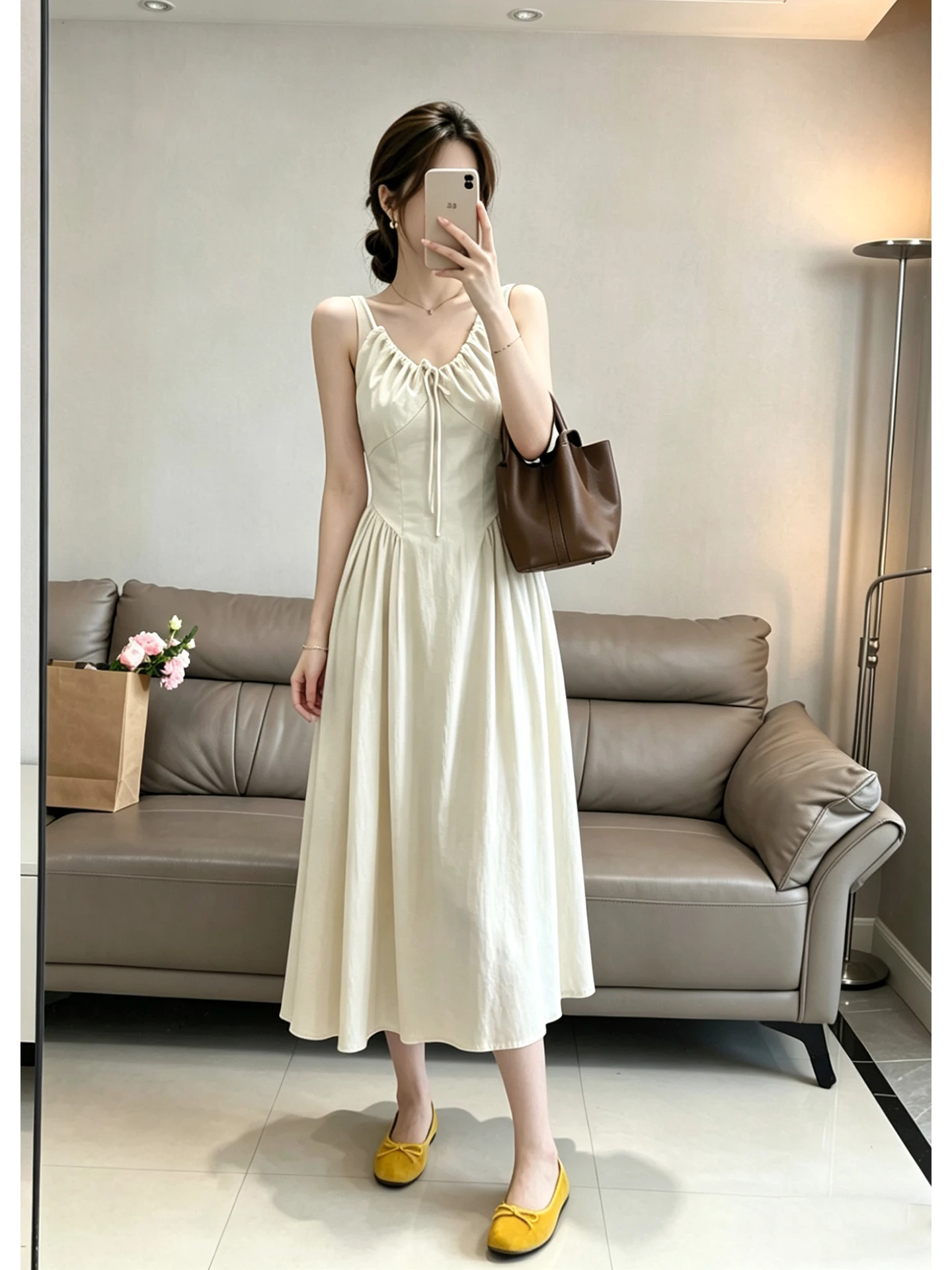 

Летнее женское платье-жилет с V-образным вырезом без рукавов, с завышенной талией, стройнящее, для отпуска, длинная юбка во французском стиле, дышащий полиэстер, коллекция Лето 2026