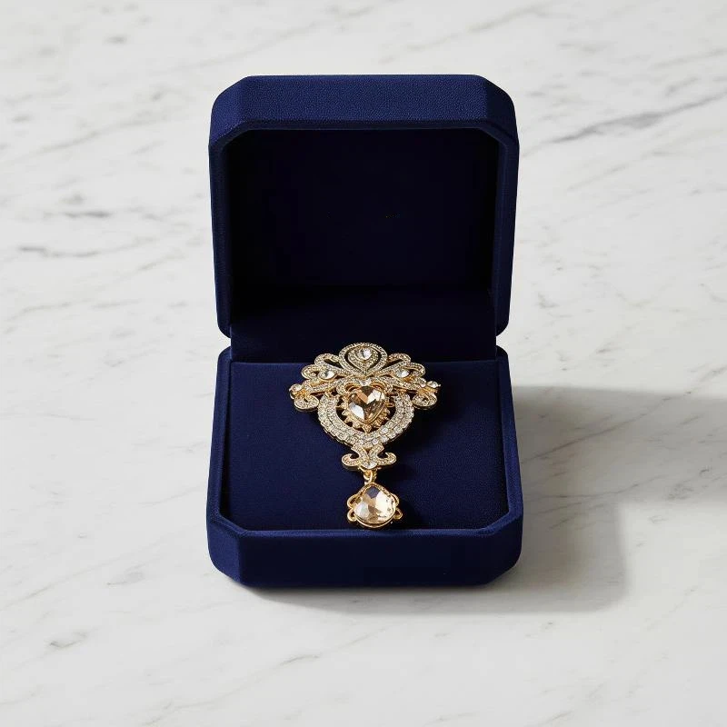 Vintage Oversized Crystal Dangle Brooch Tarnish Resistant Zinc Alloy Lapel Pin for Cheongsam Graduation Ceremony Accessory