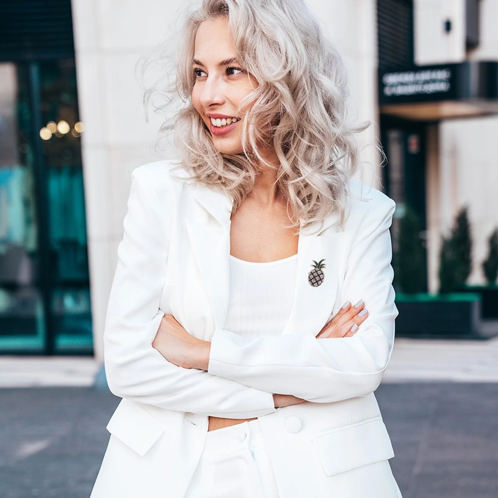 

1Pcs Zircon Pineapple Brooch Durable Copper Alloy Breastpin Elegant Formal Wear Accessory Perfect for Clothes Bags Hats