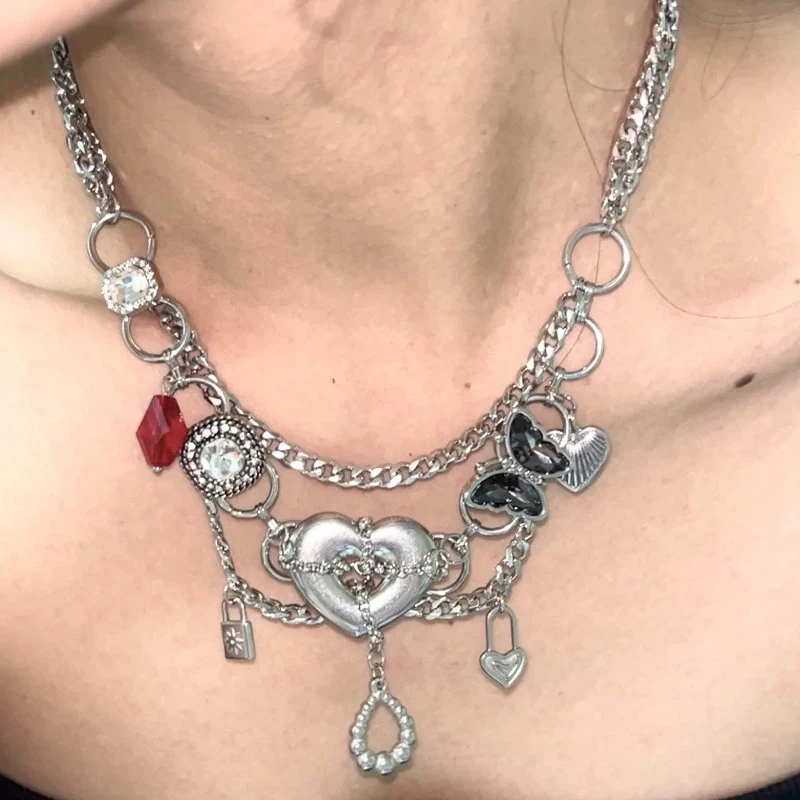 Punk Charm Confinement Chain Heart Pendant Necklace Women Fashion Gothic Korean Geometric Necklace Y2K Accessories Grunge