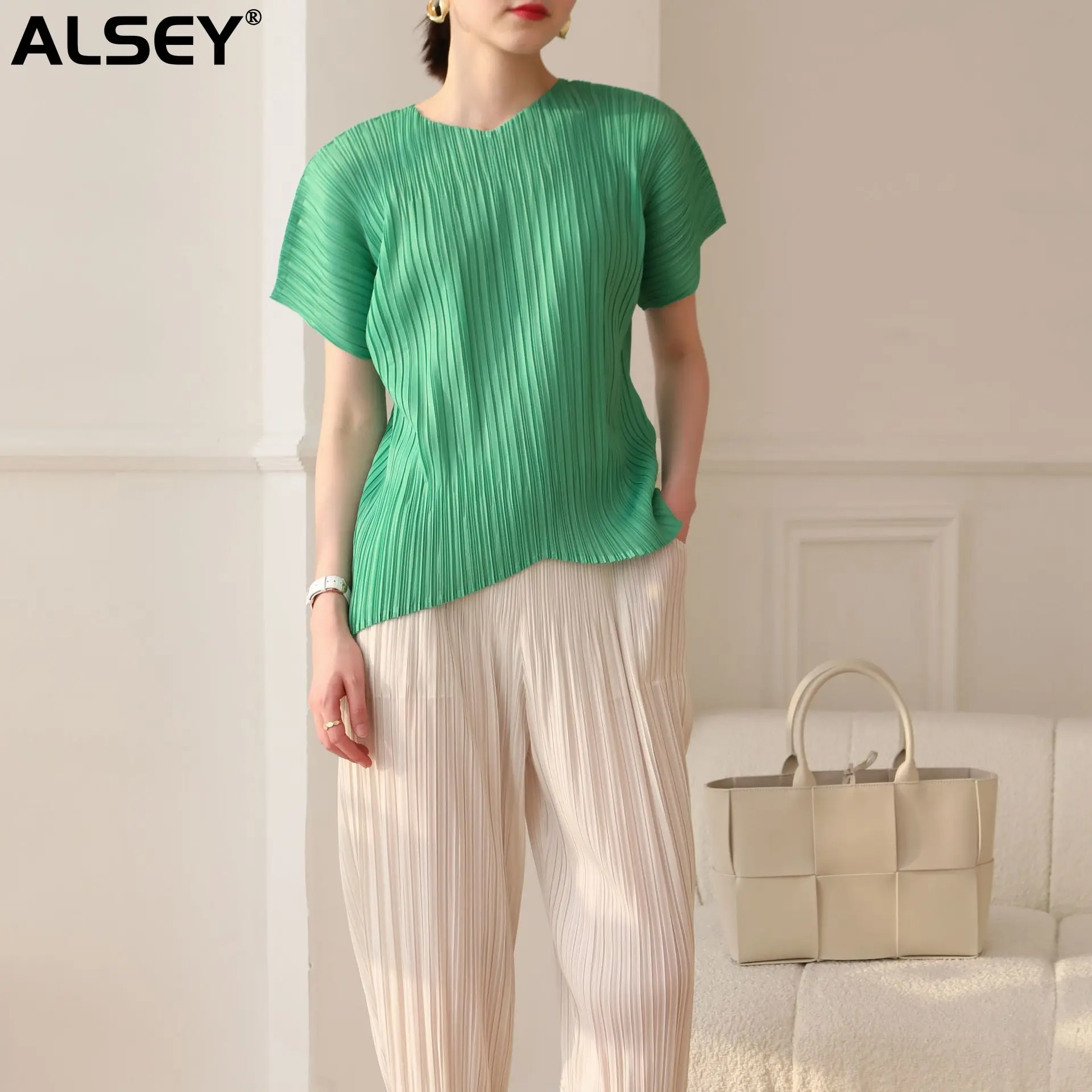 

ALSEY Miyake Ins Style Basic Top for Women Summer New Simple Pleated V-neck Sleeveless Retro Casual T-shirt