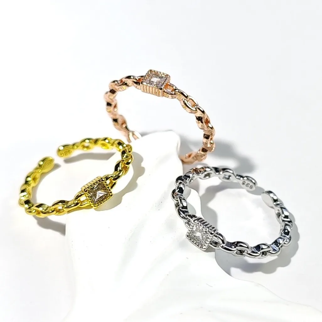 

Кольцо с квадратным бриллиантом на цепочке, женская ниша, элитный, крутой и роскошный, нишевое кольцо, высококачественное кольцо