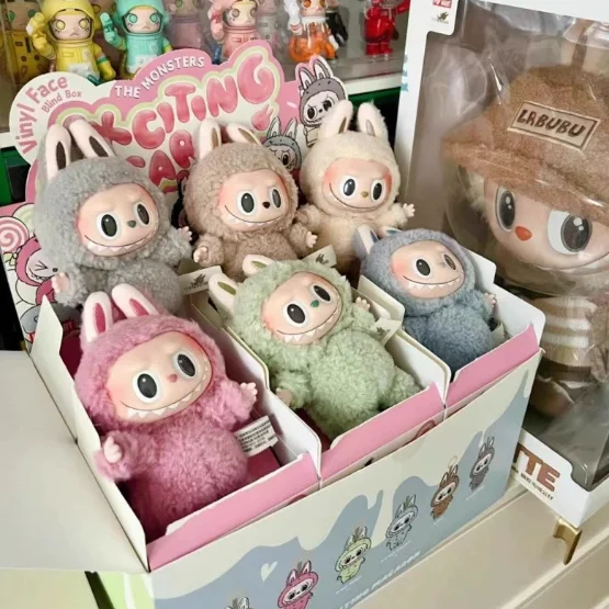 Popmart الساخن Labubu The Monsters Lisa Seme Heart Macarrr الفينيل قاعدة سلسلة العصرية لعبة زينة هدايا عيد الميلاد