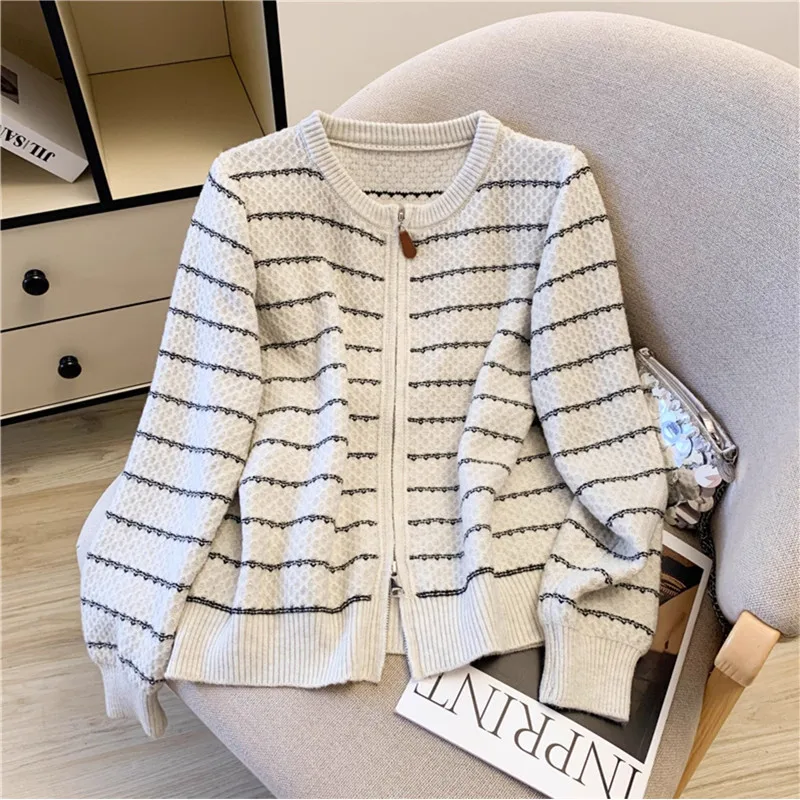 

Модный полосатый вязаный кардиган женский короткий свитер с круглым вырезом на молнии с длинным рукавом осенний новый женский трикотаж белый серый темно-синий