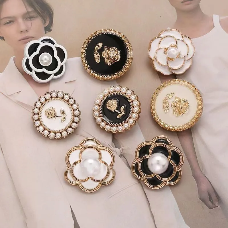 6PCS/Lot High-grade Pearl Small Fragrant Cashmere Coat Buckle Retro Metal Flower Decoration Button