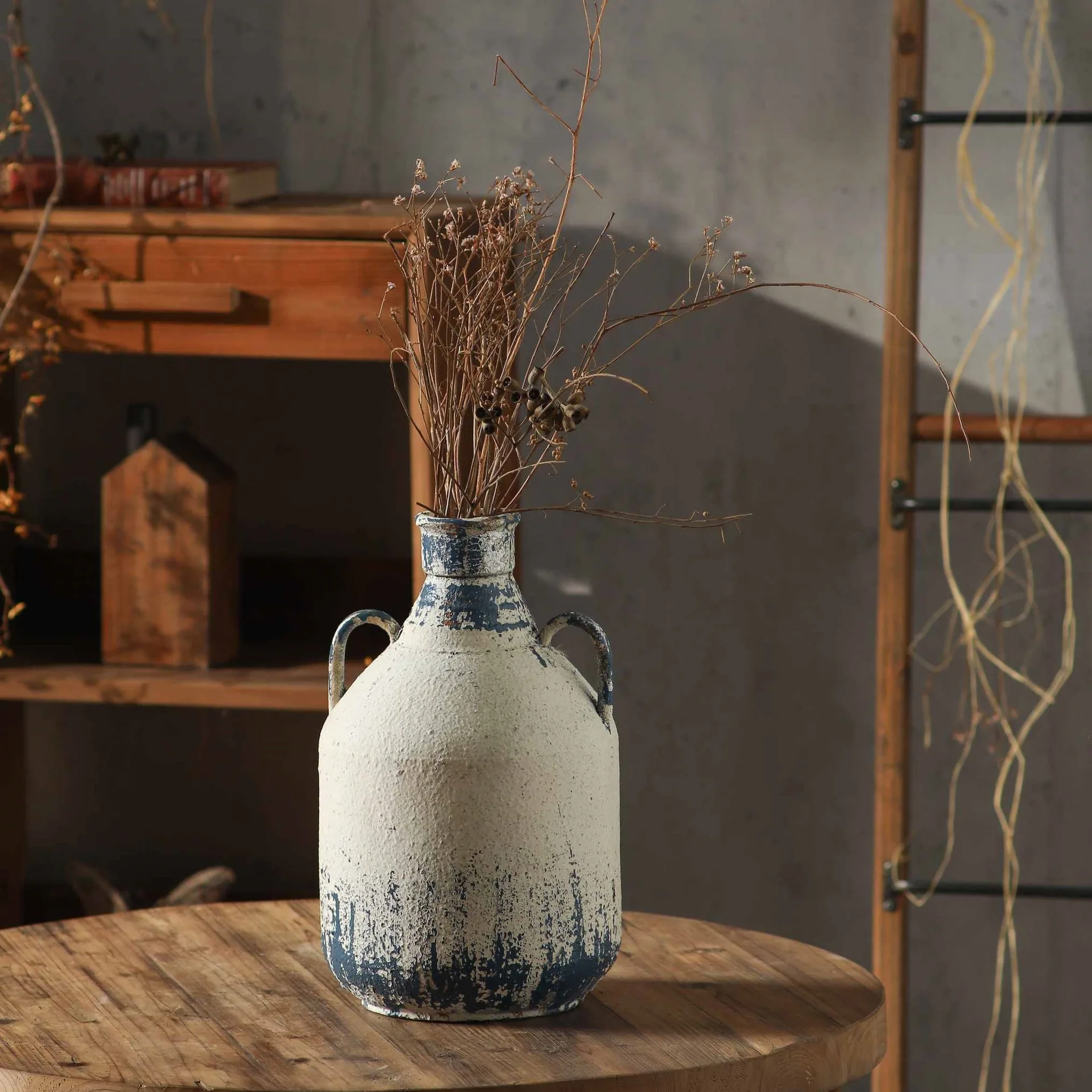 

French medieval style flower vase, decorative flowerpots for entryway and living rooms, flower vessels and ornaments for homesta