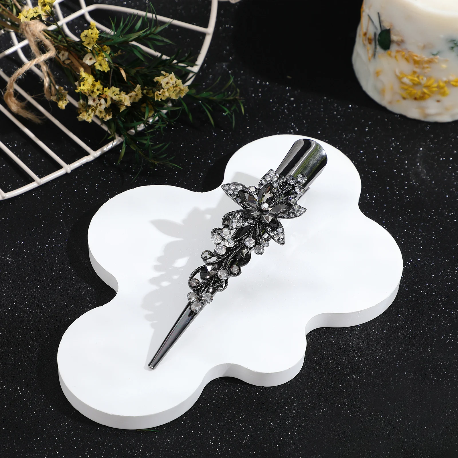 

Metal Rhinestone Duckbill Hair Clip Elegant Alligator Clip Sparkling Barrette for Women Party Daily Styling Accessory