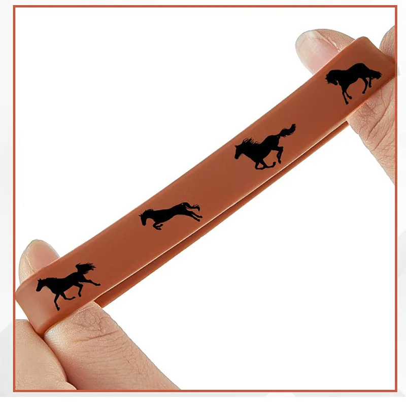 4-16pcs Cowboy Party Horse Rubber Bracelets Silicone Horse Race Wristbands for Western Boy Themed Horse Party Favors Decorations