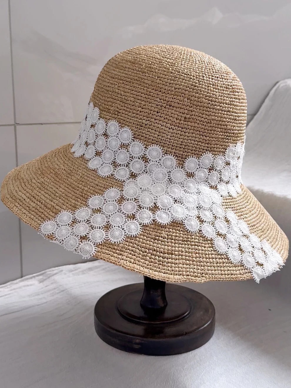 summer-beach-women's-straw-hat-uv-sun-protection-large-brim-foldable-casual-style-round-top-cap-for-travel-and-sunscreen
