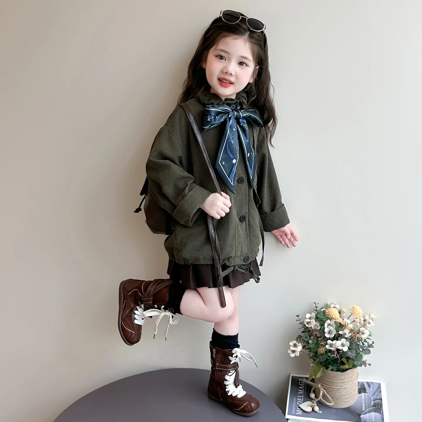 Girls' Korean retro trench coat for spring and autumn 2026 new fashionable children's super good-looking jacket