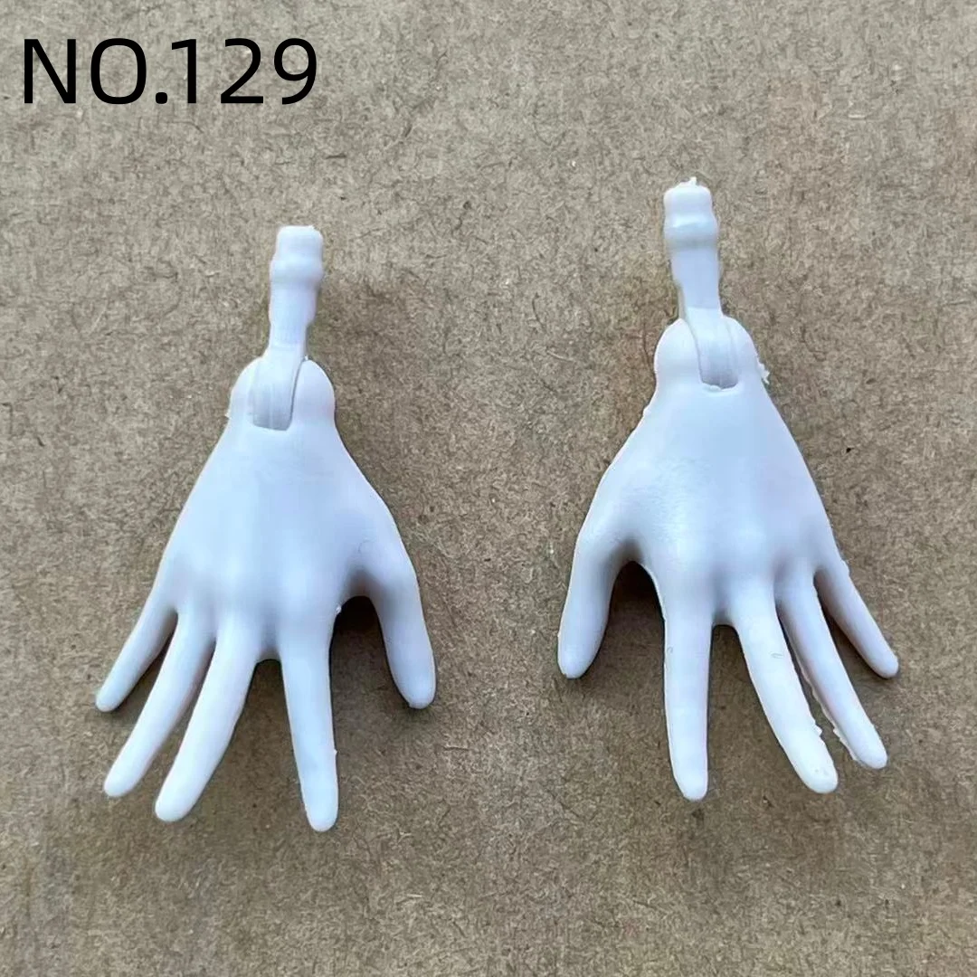 Set di mani e gomiti per bambole Monster Doll - Accessori di ricambio originali per bambole artistiche nei colori verde, nero, marrone, grigio, beige.