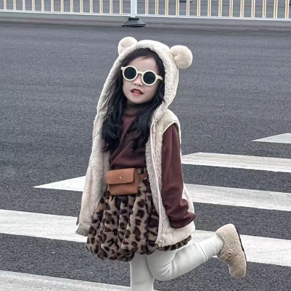 

New Baby autumn and winter cute little bear hooded plush vest, baby warm and plush cute vest jacket