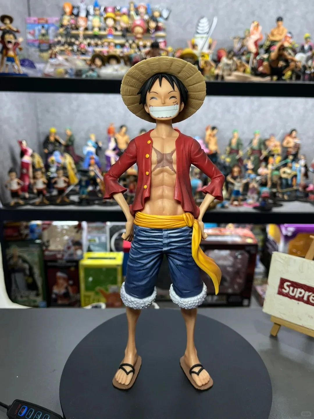 28CM One Piece Anime-Figur Monkey D. Luffy mit Drei Wechselgesichtern Actionfigur PVC-Modell Sammlerstück Spielzeug Geschenk für Kinder – Detail 1