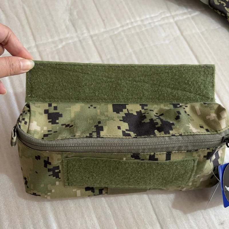 AOR2 V5 Tactical Vest With Various Accessories