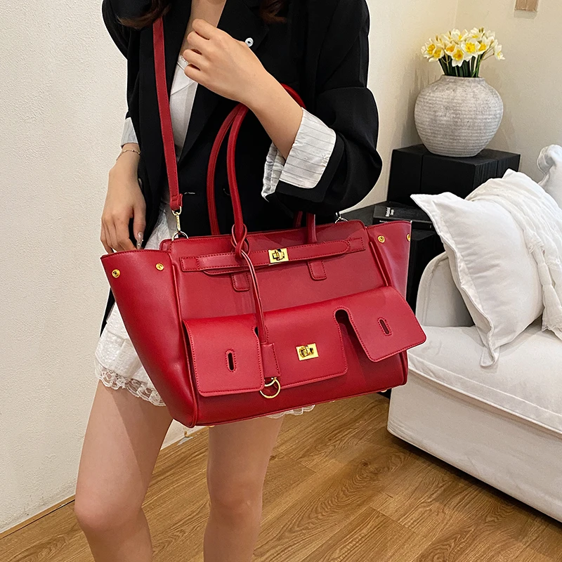 

High-End Unique Stylish Clutch Bag With Vintage Letter Logo Best For Women's Fashion Show Events
