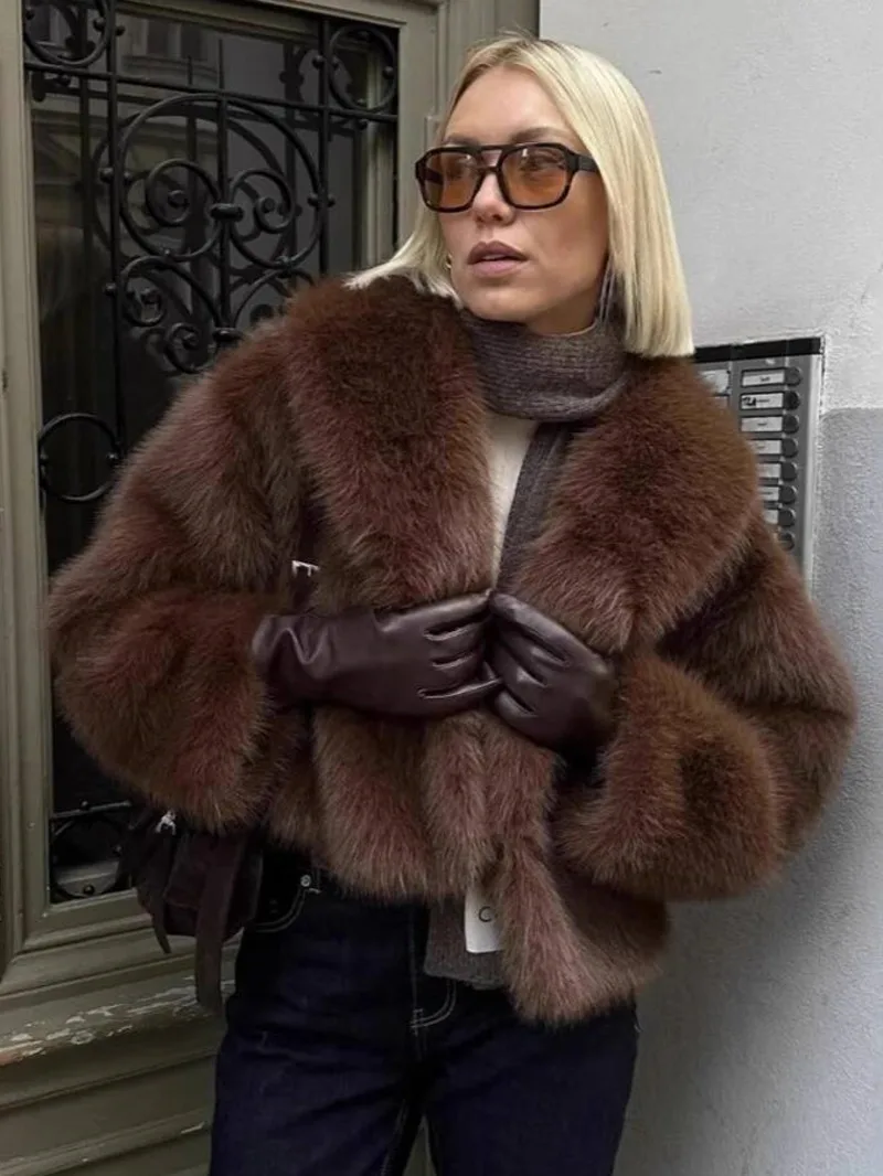 Fashion Brwon Faux Fur Coat Lapel Long Sleeves Plush Thick Short Imitation Fur Grass Jacket Winter New 75SGR