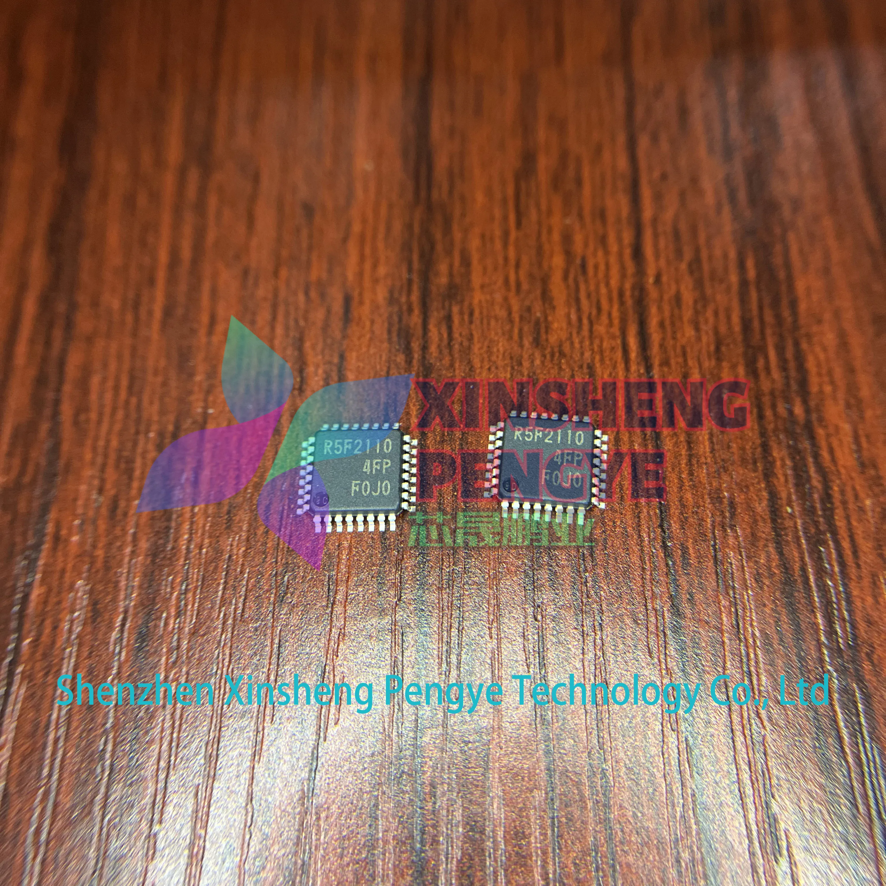 

100% новый и оригинальный пакет R5F21104FP LQFP-32 16 КБ Flash 3,3 В/5 В 16-битные микроконтроллеры IC Интегральные схемы на складе