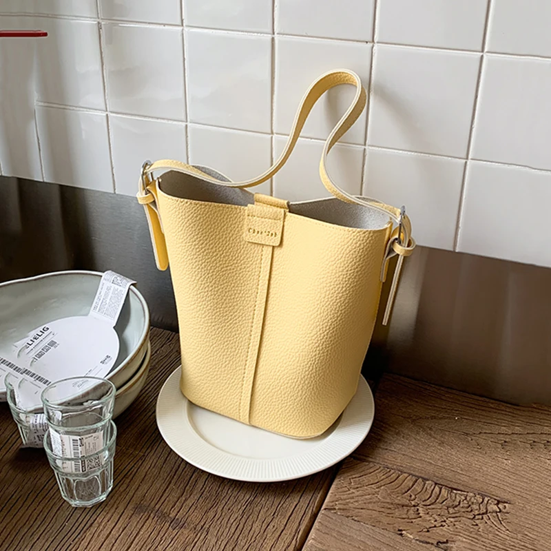 

Summer Trend Soft Leather Bucket Bags Women Solid Color Hasp Design Shoulder Bag 2025 New Lady Commuter Handbags