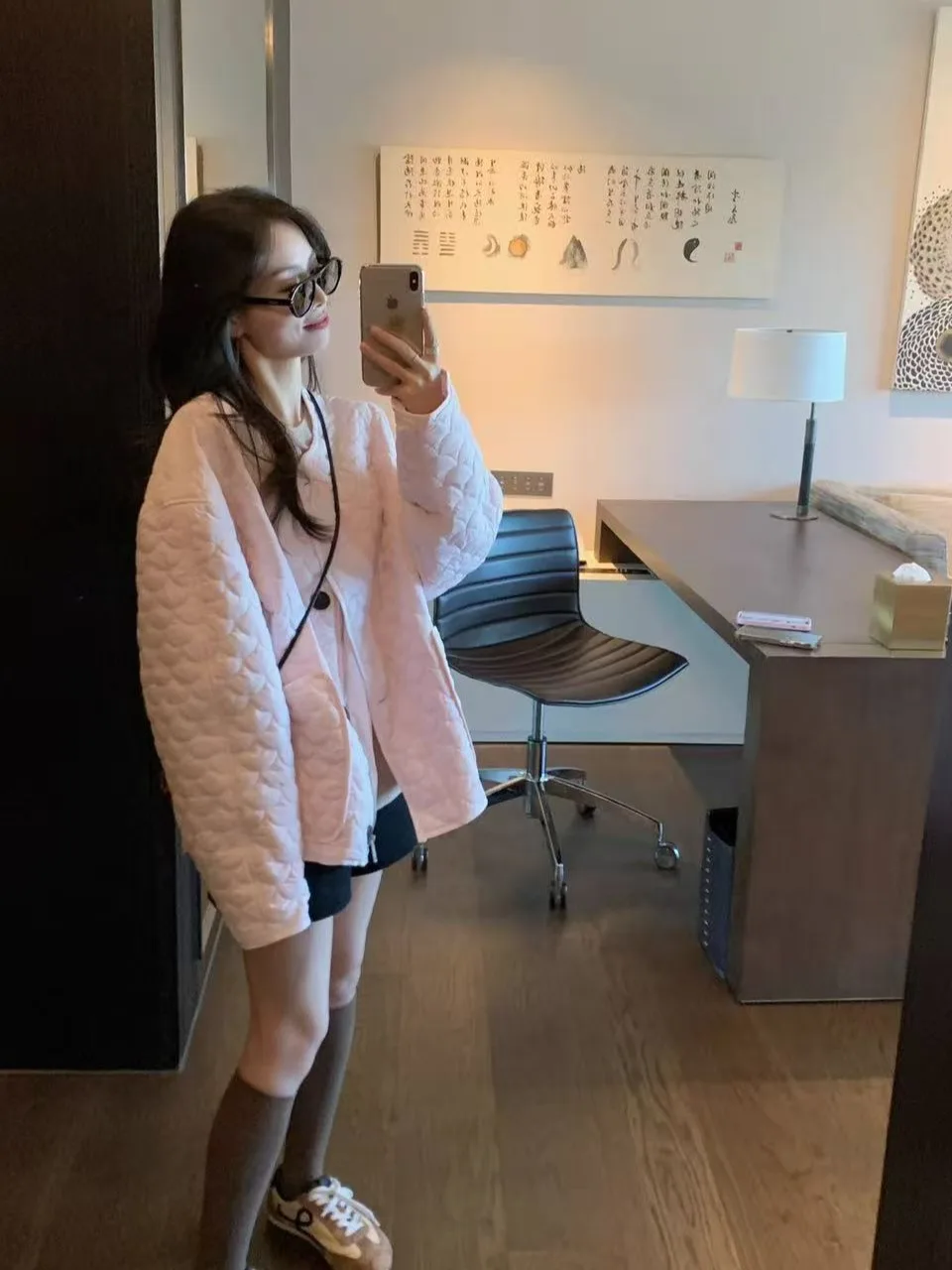 

Корейский Sle Long Sve повседневный женский топ Jaet розового и белого цвета с цветочным принтом на пуговицах для осени и зимы, Новое поступление