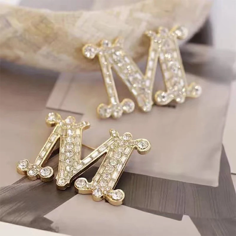 Women's Charm Brooch Jewelry Fashion Crystal Zircon M Letter Brooch Pin For Collar Lapel Pin Party Jewelry Backpack Accessories