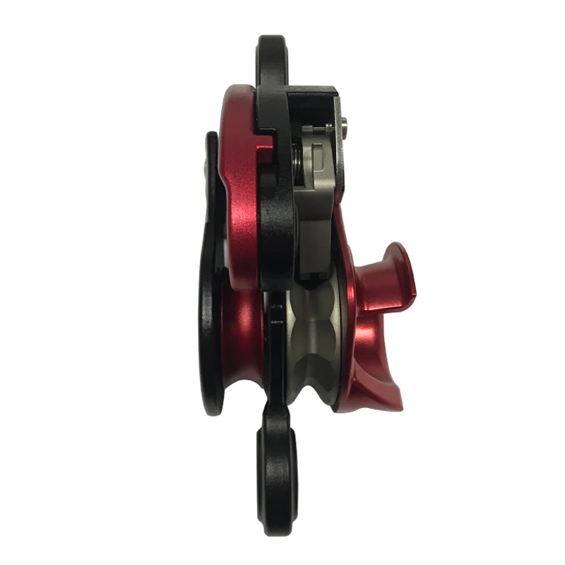 Releasable double progress capture pulley for haul systems