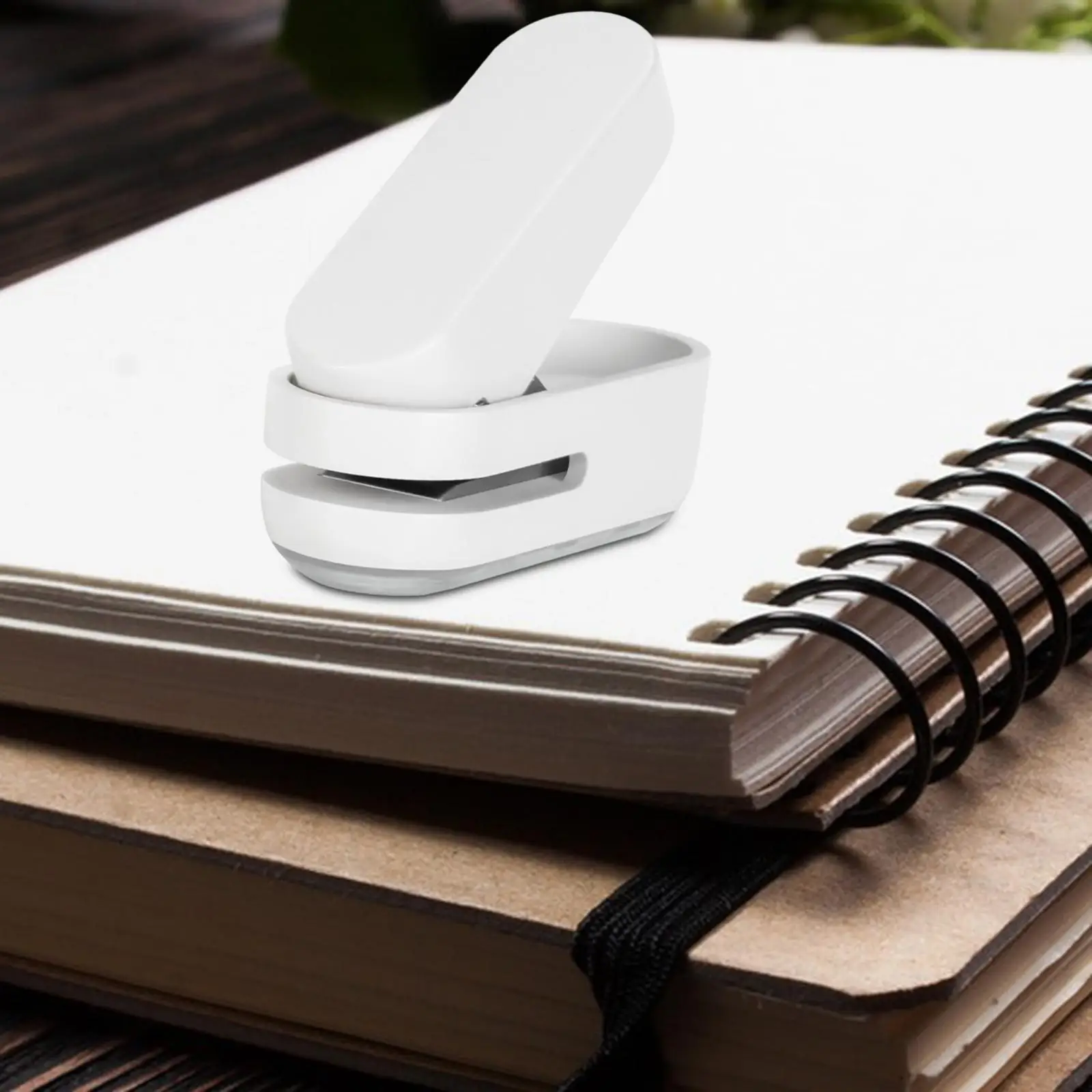 Paper Punch Photo Albums Documents Student Stationary Supplies Tags Durable Handcraft Punch Machine Greeting Cards Hole Puncher