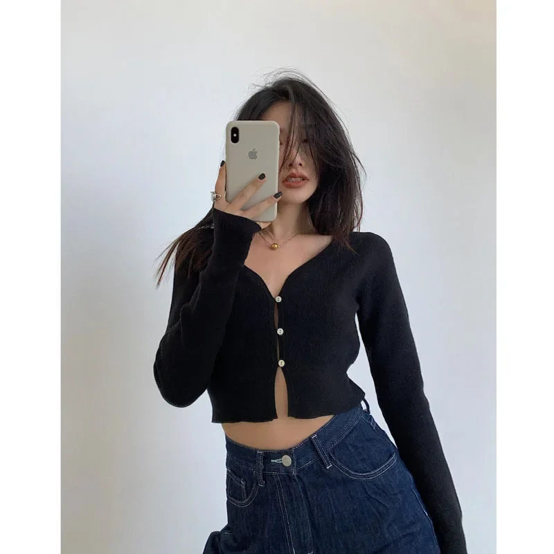 

2024 Spring and Autumn Women's T-shirt Long Sleeve Sexy Navel V-neck Green Casual Knit Top Solid Color Knitted Streetwear Y2k