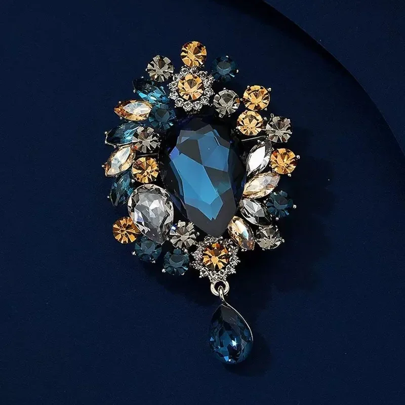 Women\'s Retro Crystal Brooch Fashion Flower Pin Exquisite Clothes Accessories