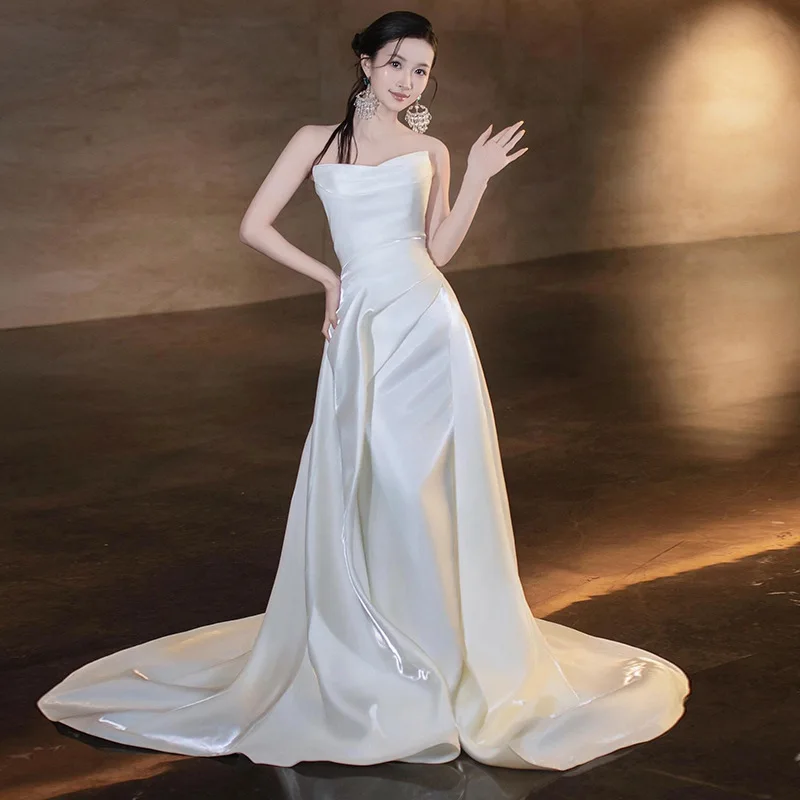 بسيط أنبوب الأعلى ضوء فستان الزفاف 2025New الزفاف عالية الجودة الساتان طرحة الزفاف الفرنسية زائدة فستان الترحيب