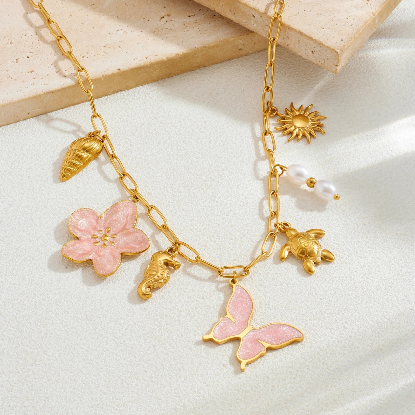 Edelstahl Rosa Emaille Blumen Schmetterling Perle Ozean-Stil Multi-Anhänger Halskette Damen Mode Schmuck Geschenk