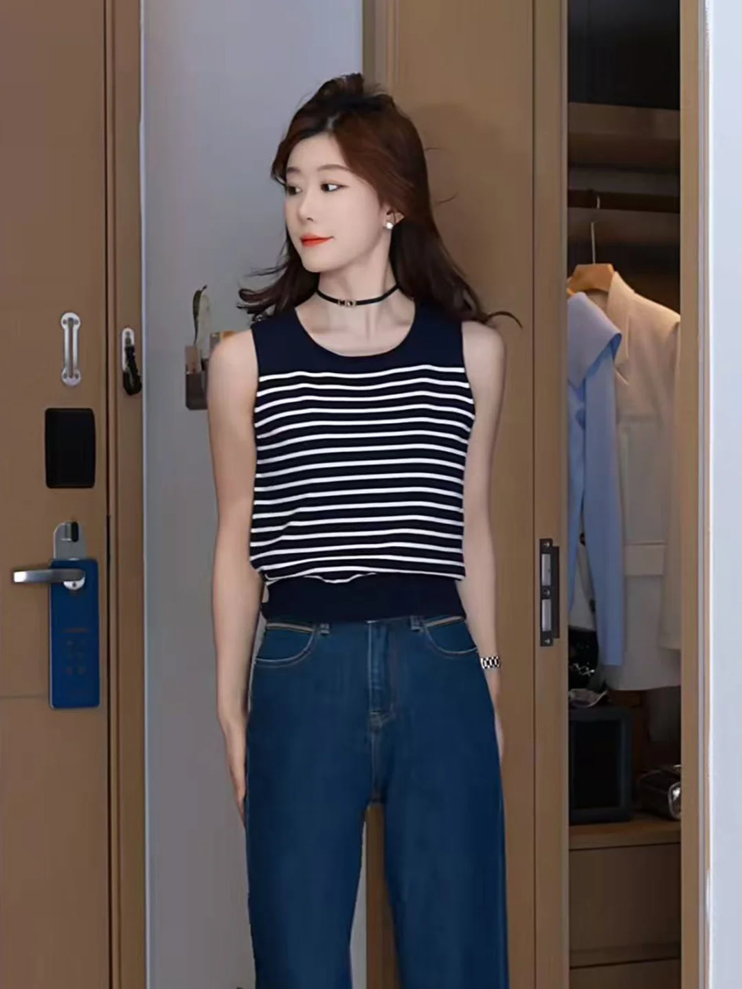 

Donna Women's Slim Fit Striped Svel Knitwear Tank Top Outerwear Spring 2026 Sweet Sle Polyester Fiber Thin Model