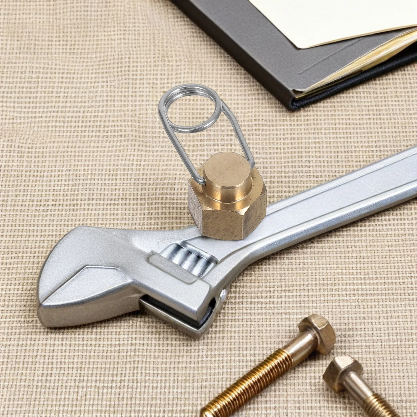 

2Pcs Propane Tank Cylinder Cap Leakproof Copper Gas Cover Outdoor Durable Sealed Protective Camping Hiking Sealed Gas Tank Cover