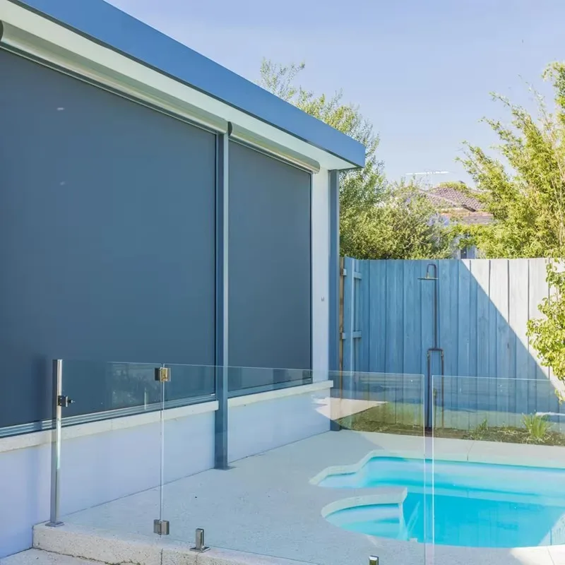 [سعر المصنع] ستائر خارجية بمحركات مقاومة للرياح وشاشة بسحاب كهربائية للفناء