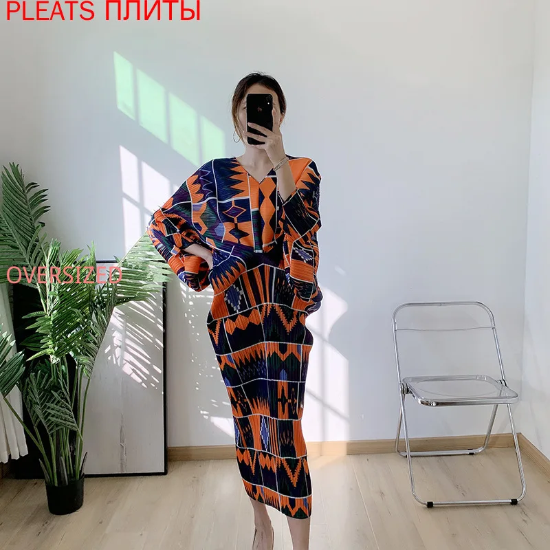 

Miyake Drape V-neck Dress, Bat Sleeve, Loose, Large Size, Show Thin Fdress, Spring and Summer, New Style