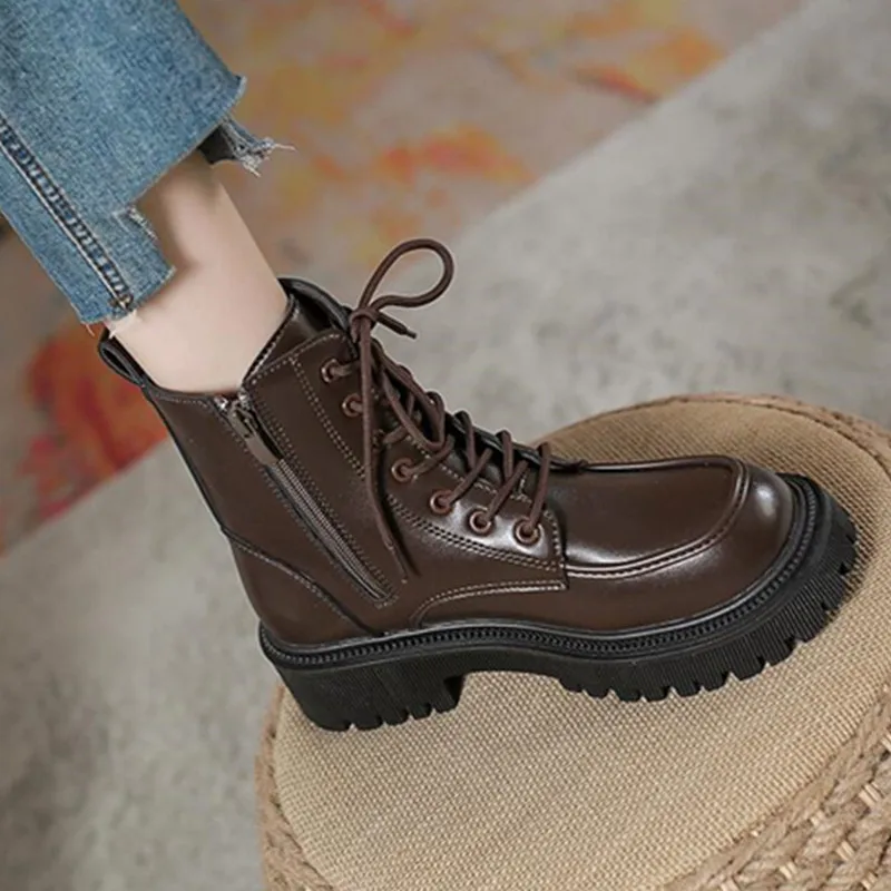 

Новые женские ботильоны 2026 года: модные, на среднем каблуке, на плоской платформе, зимние дизайнерские туфли в британском ретро-стиле, размер 40