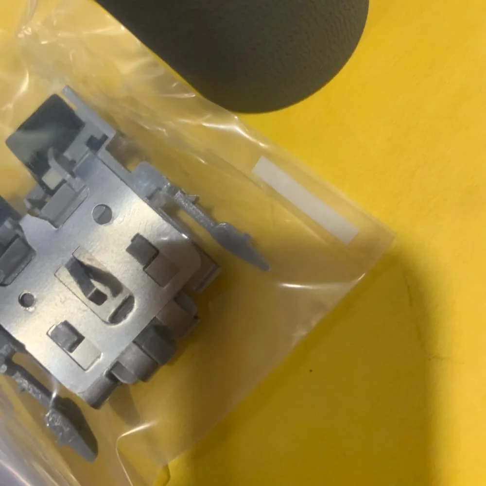 

PA03289-0001 PA03289-0111 Подставка ролика для Fujitsu fi-4120C fi-4120C2 fi-4220C fi-4220C2 fi-5120C fi-5220C fi-6000NS fi-6010N