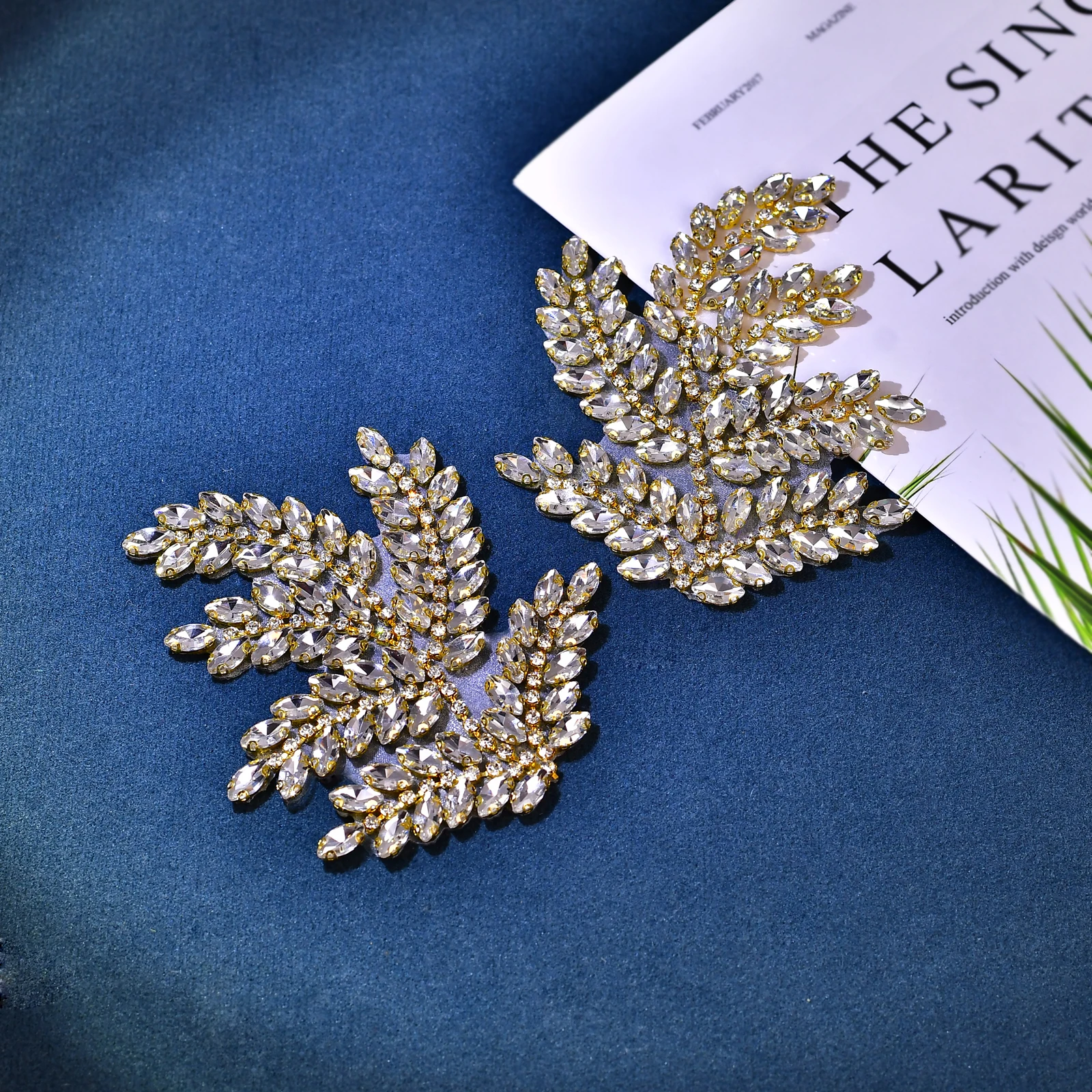 2PCS Rhinestone Leaf Patch Hot Melt Stickers for Clothing Hat Scarf Pants, Silver Floral Leaf Crystal Decal Decoration SP123