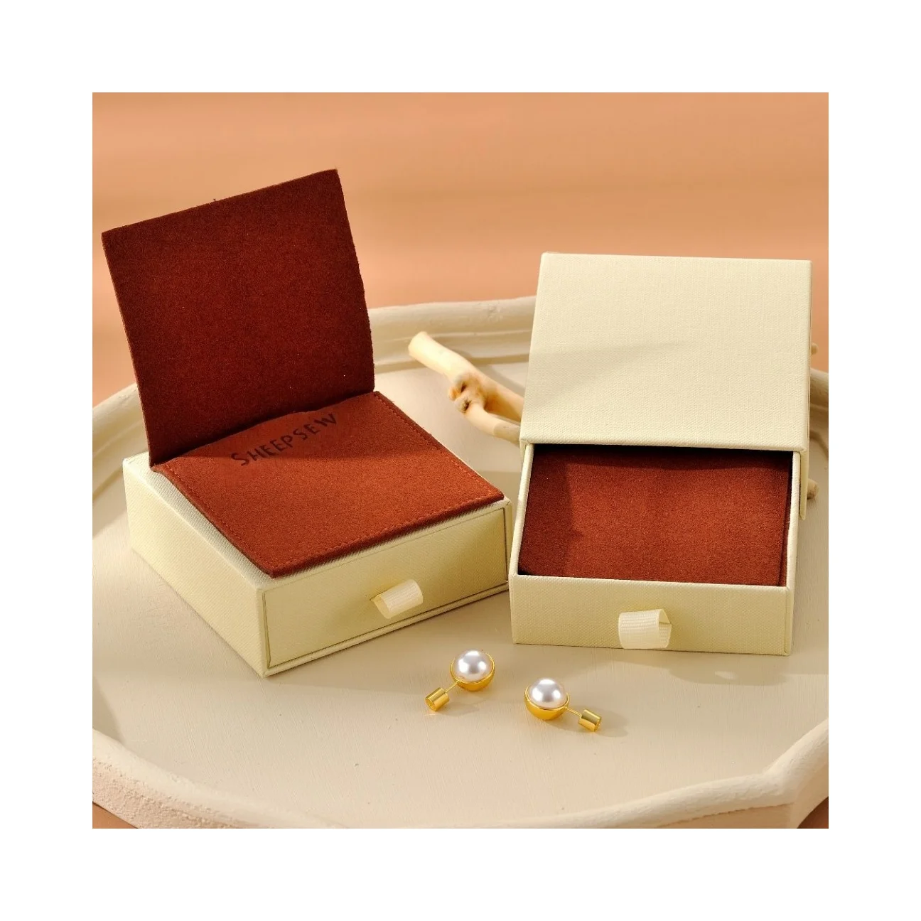 Wholesale Magnet Boxes Packaging White Magnetic Closure Jewelry Gift Rigid Paper Box Luxury Folding Magnetic Box With Flap Pouch