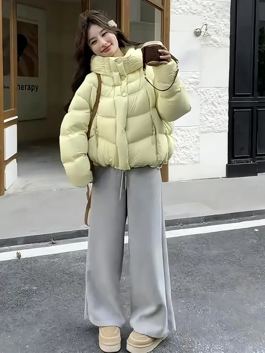 

Sweet Anti-Aging Yellow Cloud Puff Coat Women's Winter Thiened Bread Sle down Jaet with Hat White Du Feather