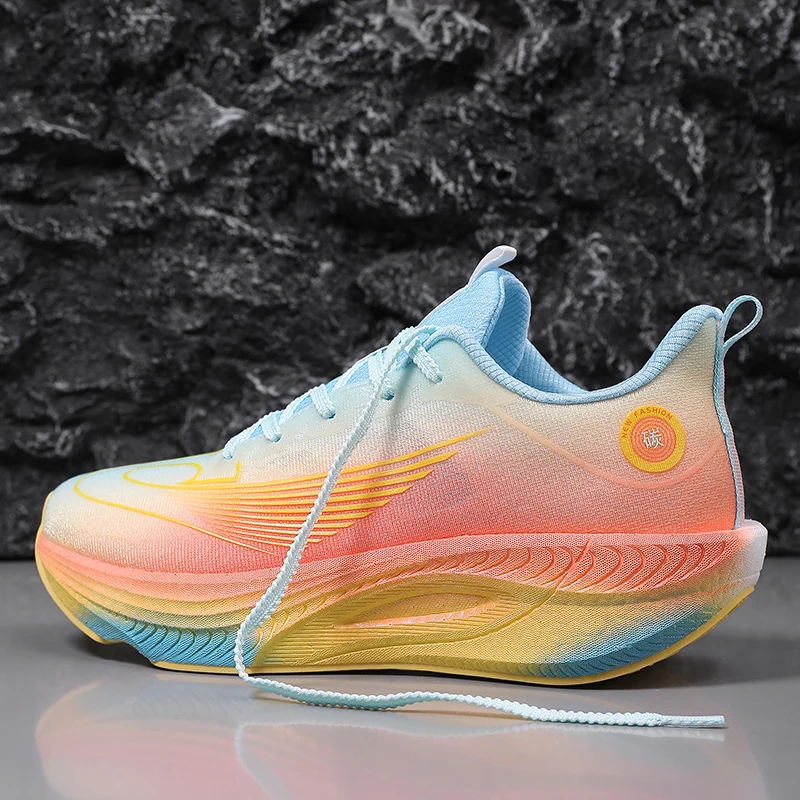 メンズ、レディース向けランニングシューズ。オフロード、マラソ - Lightweight Road Running Shoes のレビューと価格