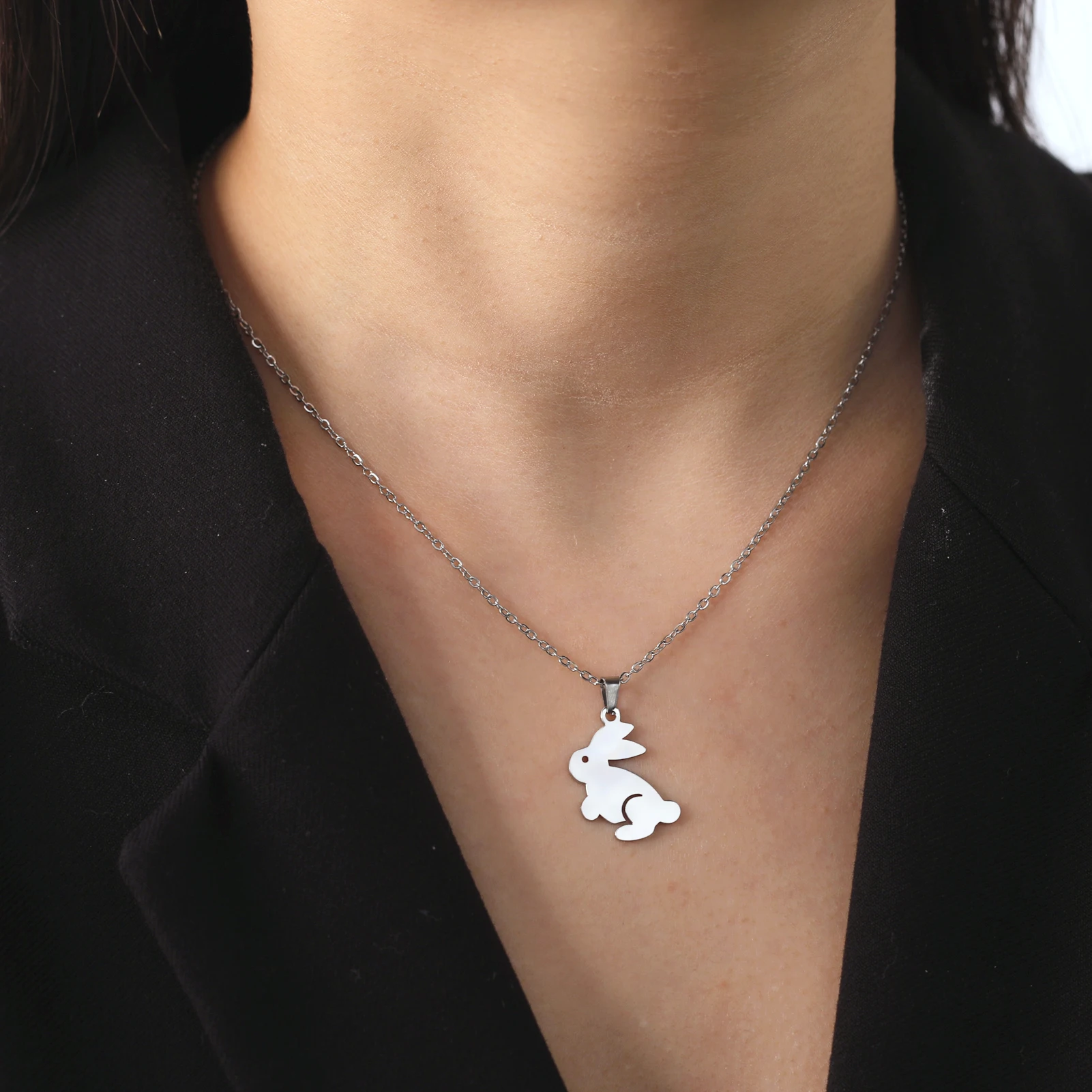 قلادة دلاية على شكل أرنب صغير لطيف من Skyrim للنساء ، حيوان أليف من الفولاذ المقاوم للصدأ ، مجوهرات عصرية لعاشق Daughte #5