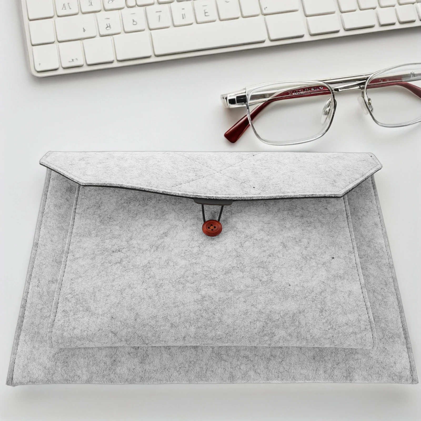 

15-Inch Felt Laptop and Tablet Sleeve Multifunctional Lightweight Protective Bag for Travel Computer Accessories